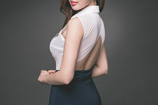 韩国美女模特李妍静 白色裸背连衣裙与粉色衬衫加黑色短裙性感写真集,2 (26)