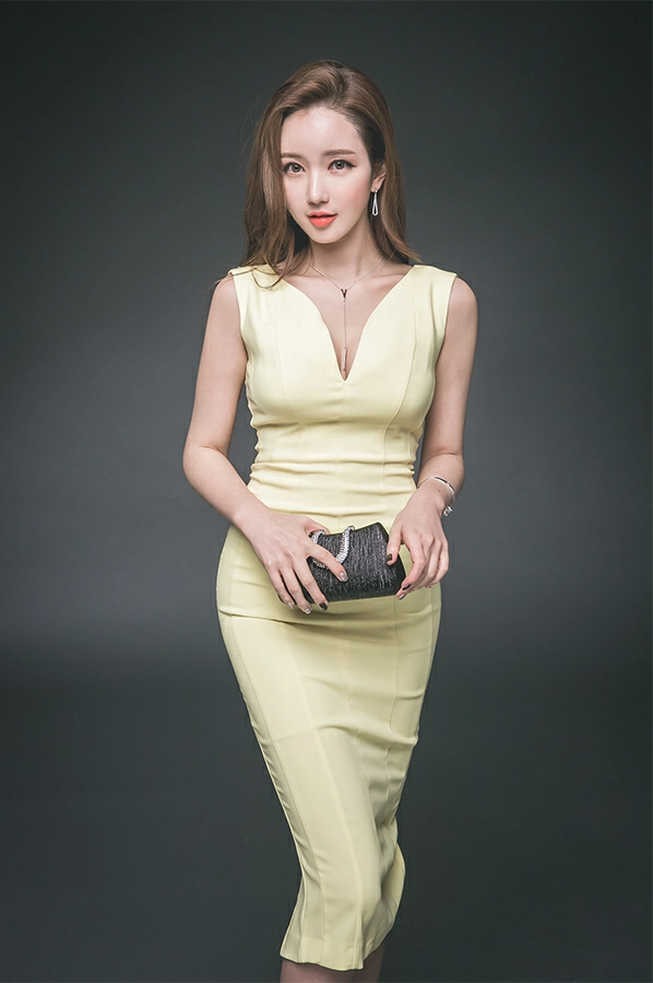 韩国美女模特李妍静 都市OL制服与粉色透视衬衫加黑色碎花短裙性感写真集,3 (23)