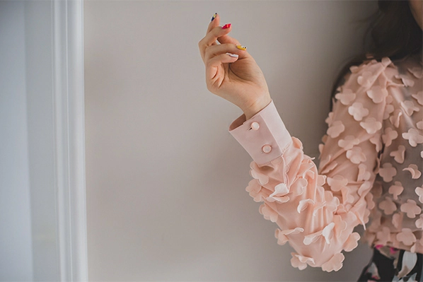 韩国美女模特李妍静 都市OL制服与粉色透视衬衫加黑色碎花短裙性感写真集,5 (27)