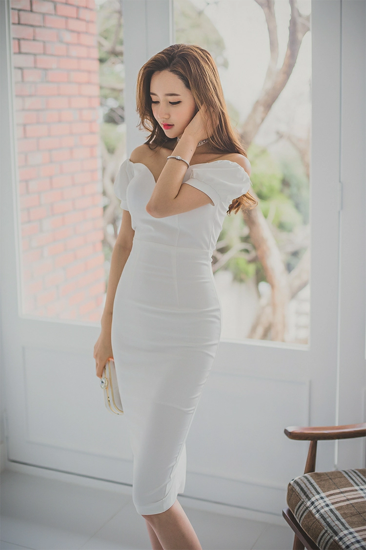 韩国美女模特李妍静 红色吊带连身礼裙与白色镂空裙性感写真集,1 (3)
