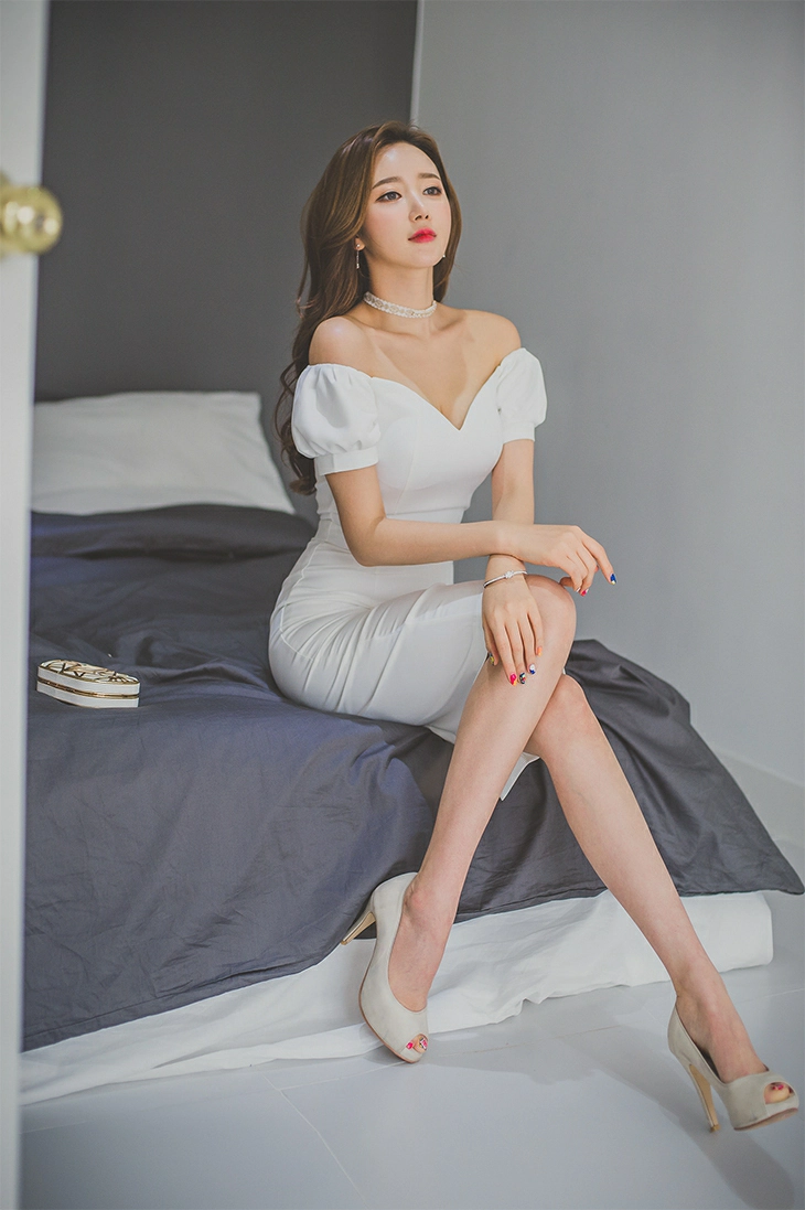 韩国美女模特李妍静 红色吊带连身礼裙与白色镂空裙性感写真集,1 (23)