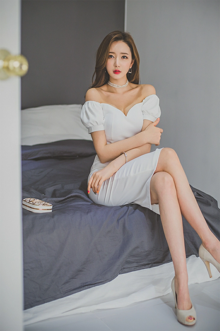 韩国美女模特李妍静 红色吊带连身礼裙与白色镂空裙性感写真集,1 (22)