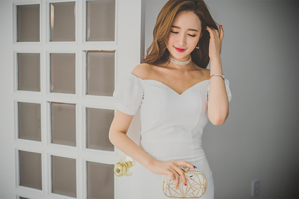 韩国美女模特李妍静 红色吊带连身礼裙与白色镂空裙性感写真集,1 (16)