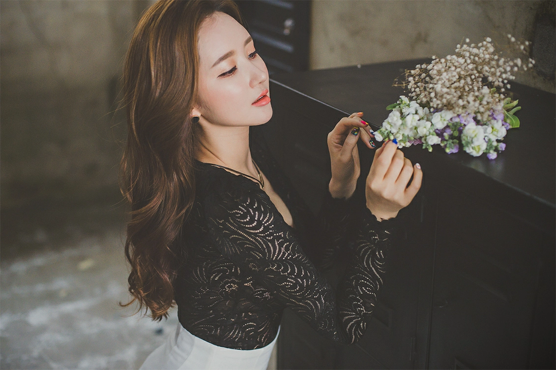 韩国美女模特李妍静 黑色透视OL衬衫加白色短裙与粉色抹胸连衣裙性感写真集,1 (12)