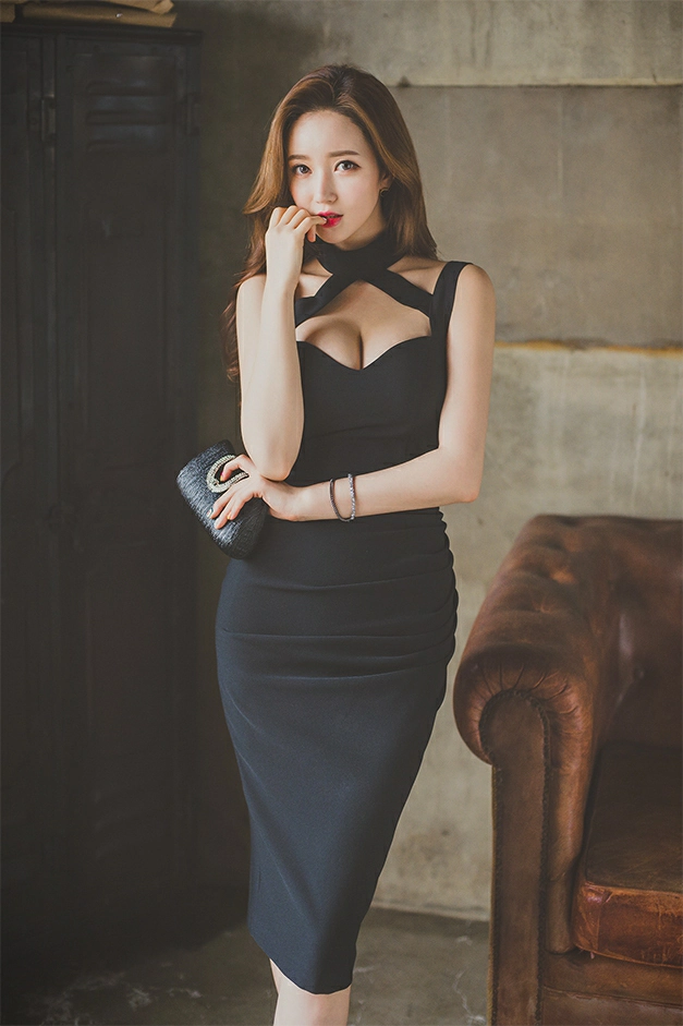 韩国美女模特李妍静 粉色连衣裙与黑白条纹短袖加长裙性感写真集,2 (5)