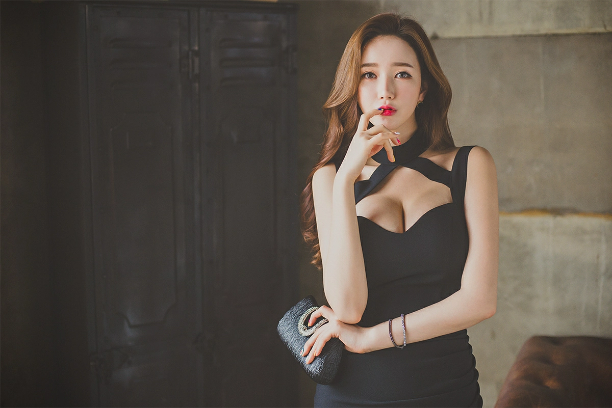 韩国美女模特李妍静 粉色连衣裙与黑白条纹短袖加长裙性感写真集,2 (4)