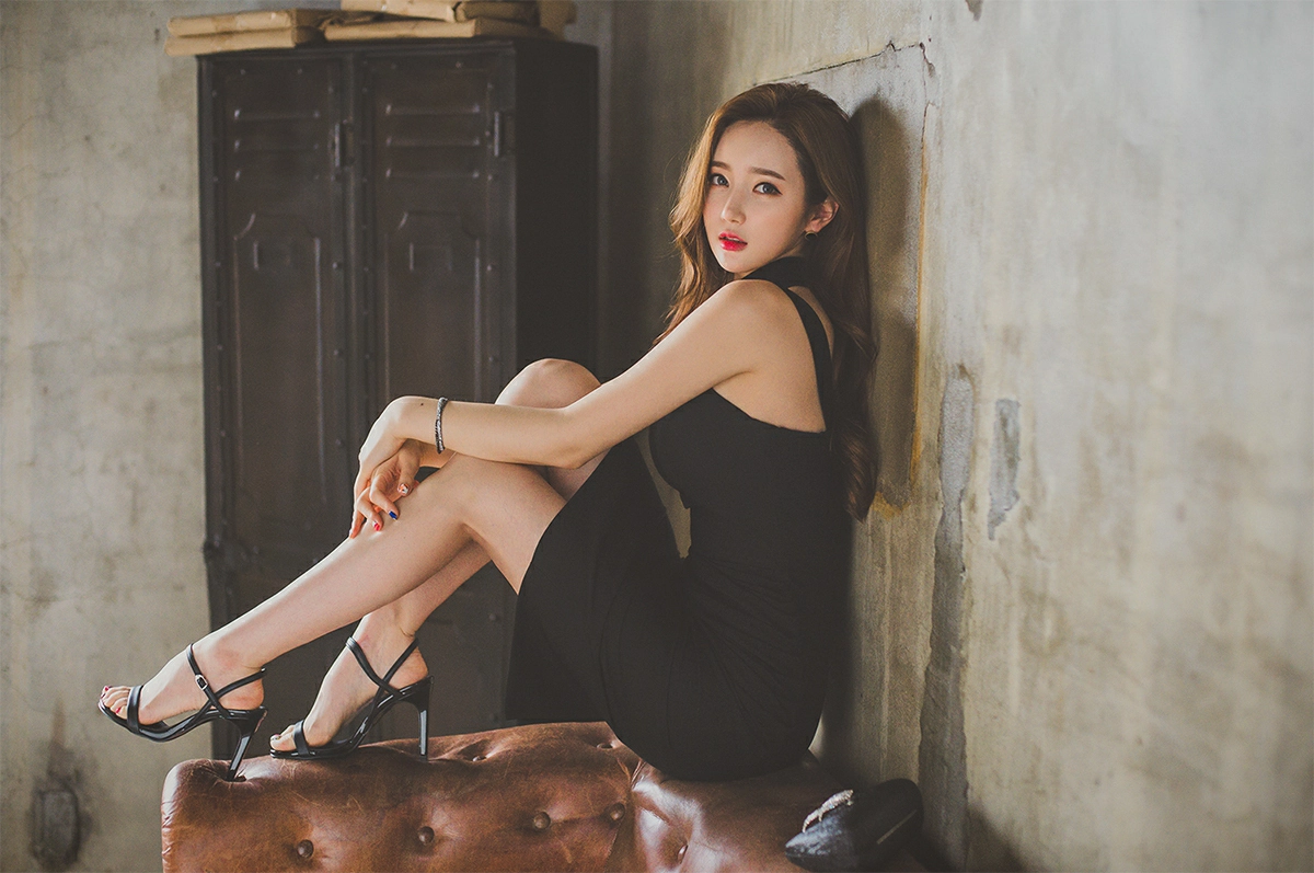 韩国美女模特李妍静 粉色连衣裙与黑白条纹短袖加长裙性感写真集,2 (16)