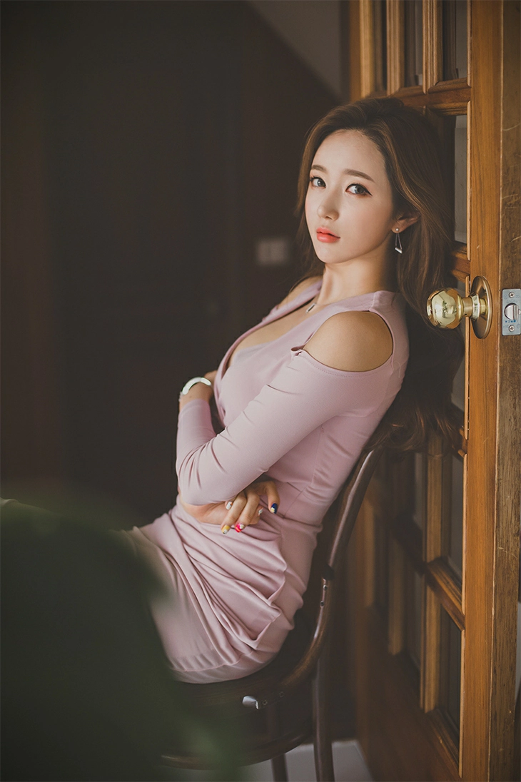 韩国美女模特李妍静 粉色连衣裙与黑白条纹短袖加长裙性感写真集,3 (10)