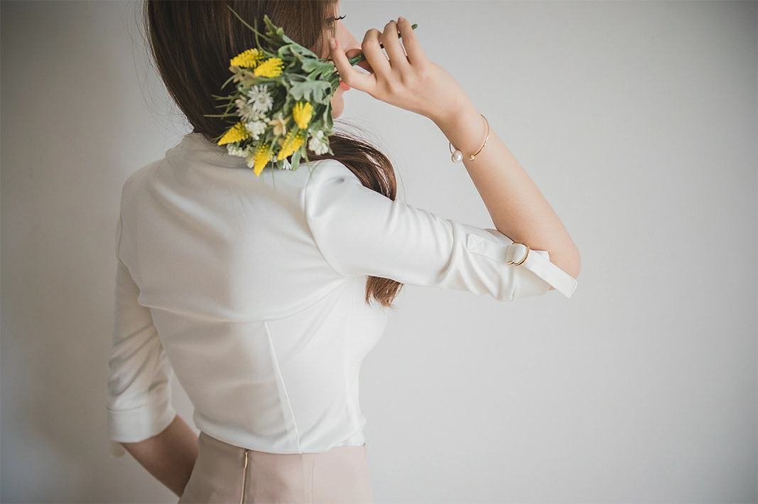 韩国美女模特李妍静 黑色透视衬衫加灰色长裙与白色连衣裙写真,1 (21)
