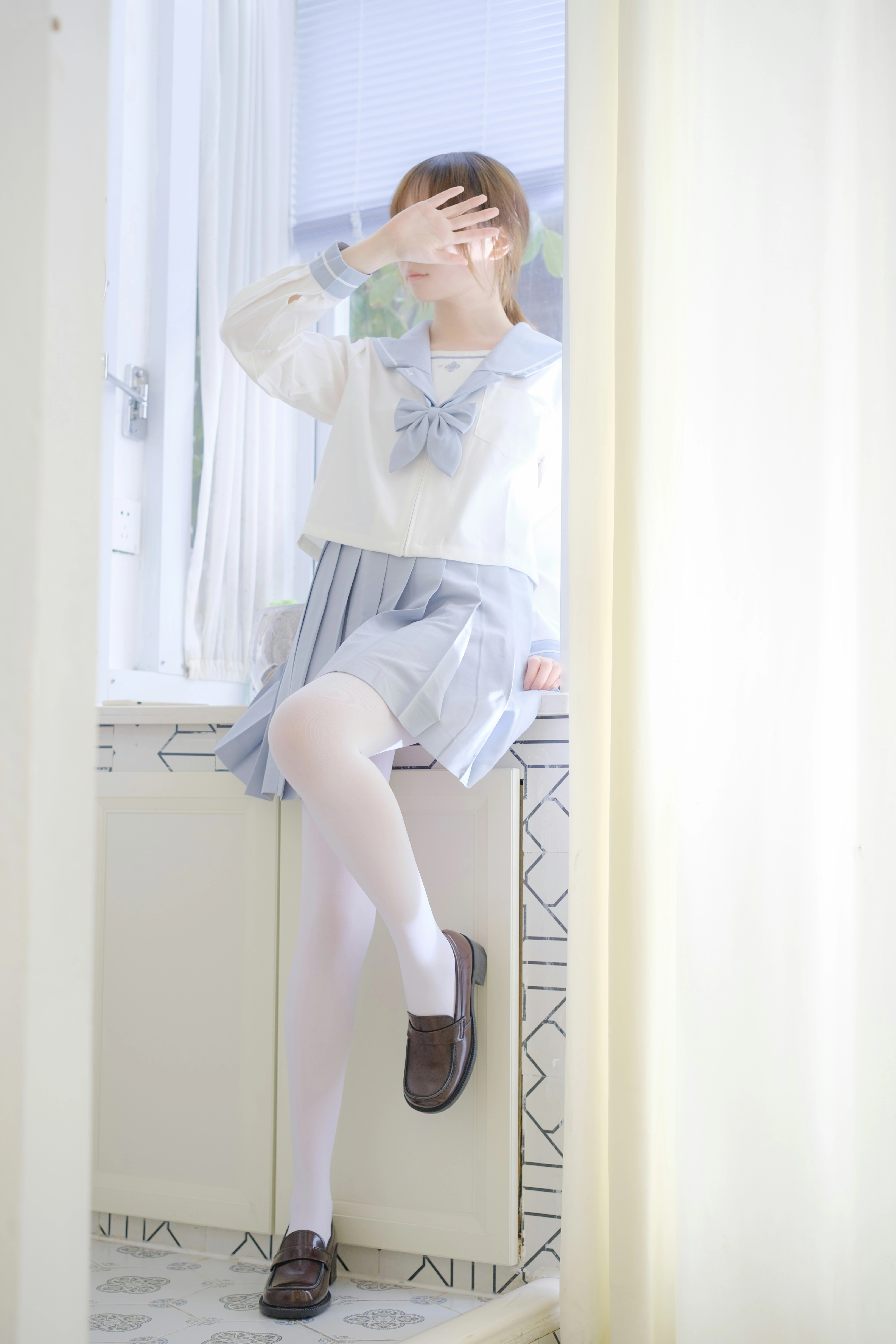 [森萝财团]内部VIP系列 微风-04 少女萝莉小学妹 白色JK制服与蓝色短裙加白色丝袜美腿私房写真集,0035