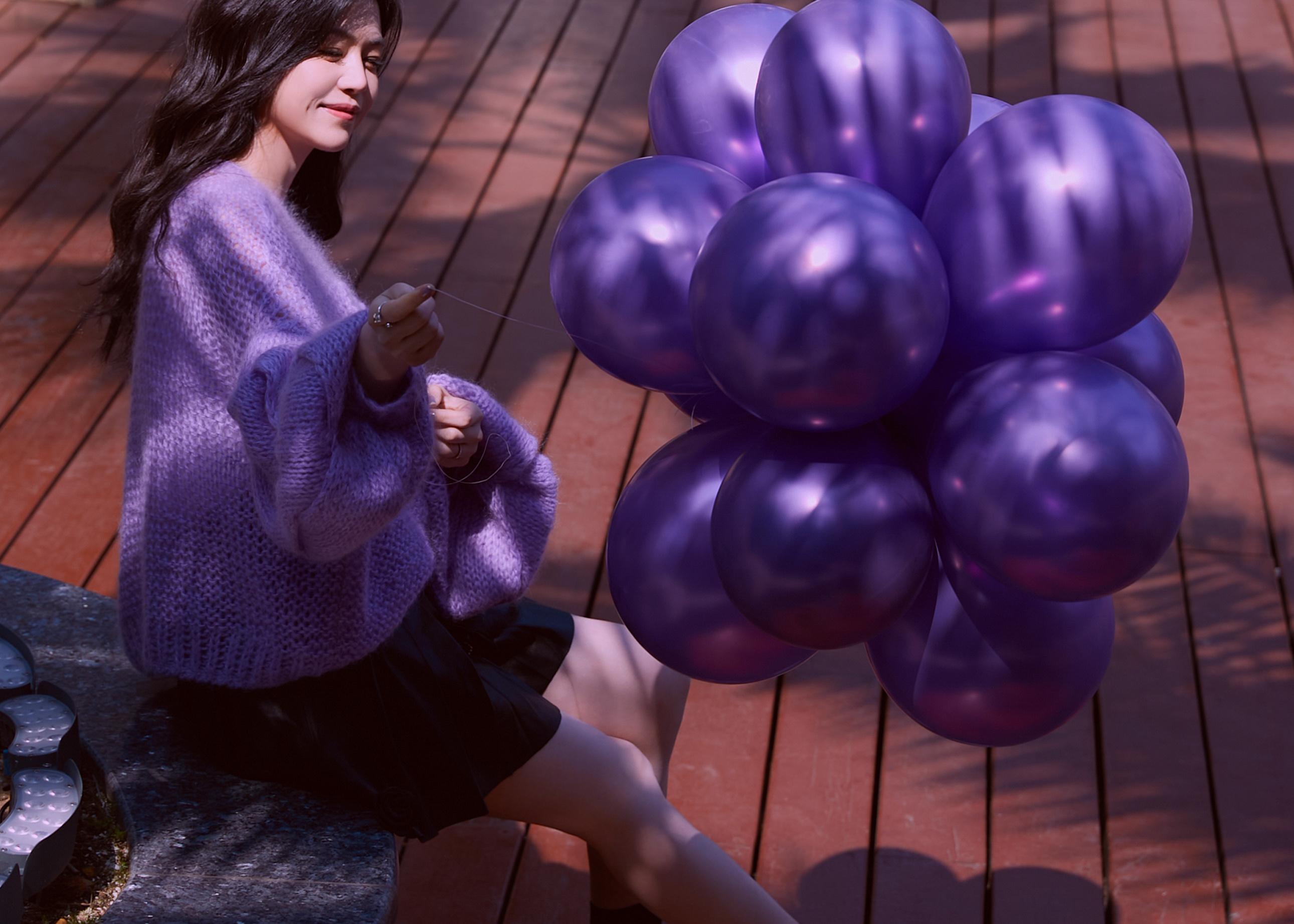 陈妍希《半熟恋人2》造型写真 穿紫色毛衣搭百褶裙笑容明媚,1 (5)