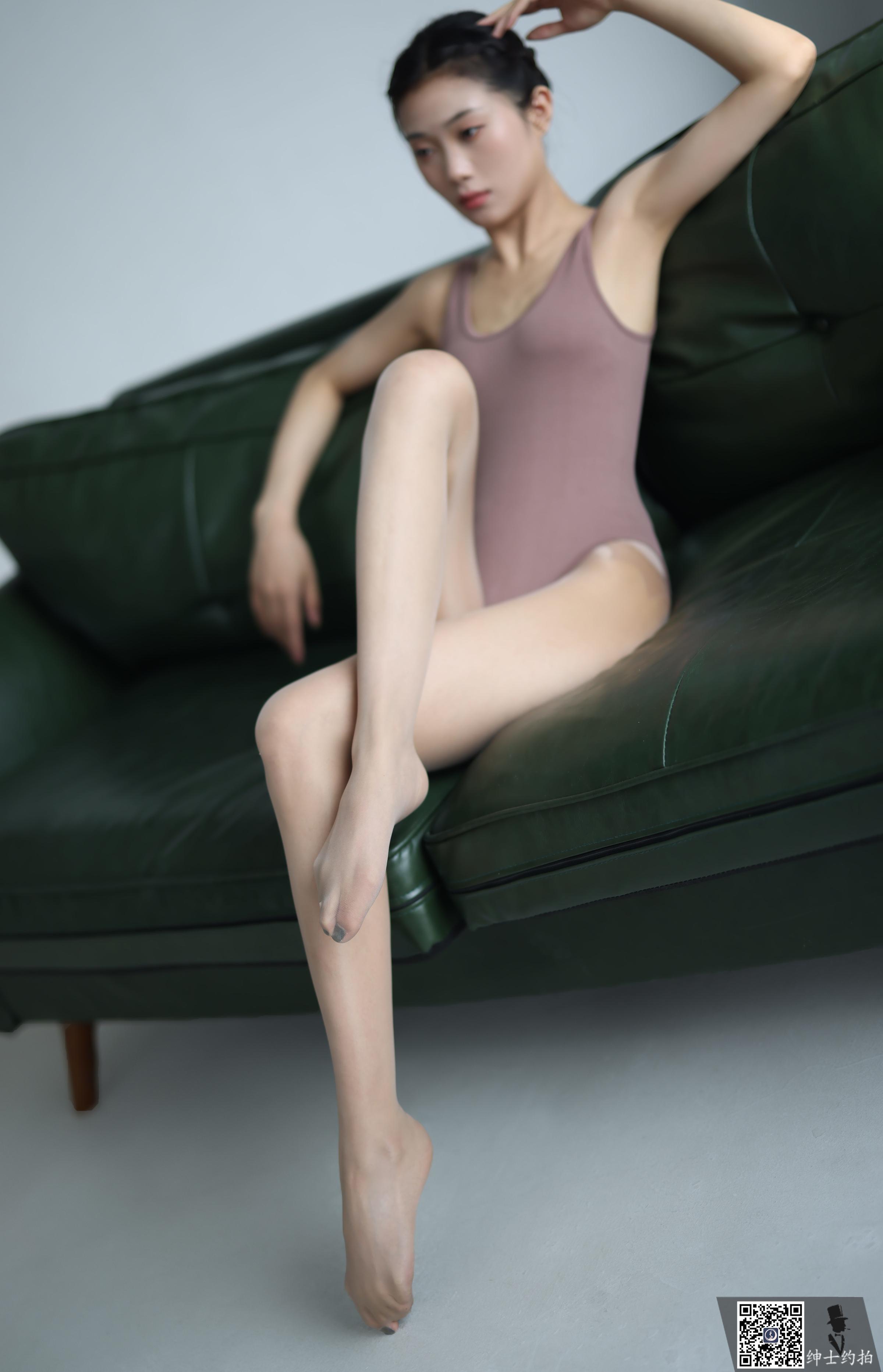 [SHENSHI绅士]SS029 运动少女 娜扎 粉色紧身体操服加肉丝美腿性感私房写真集,41
