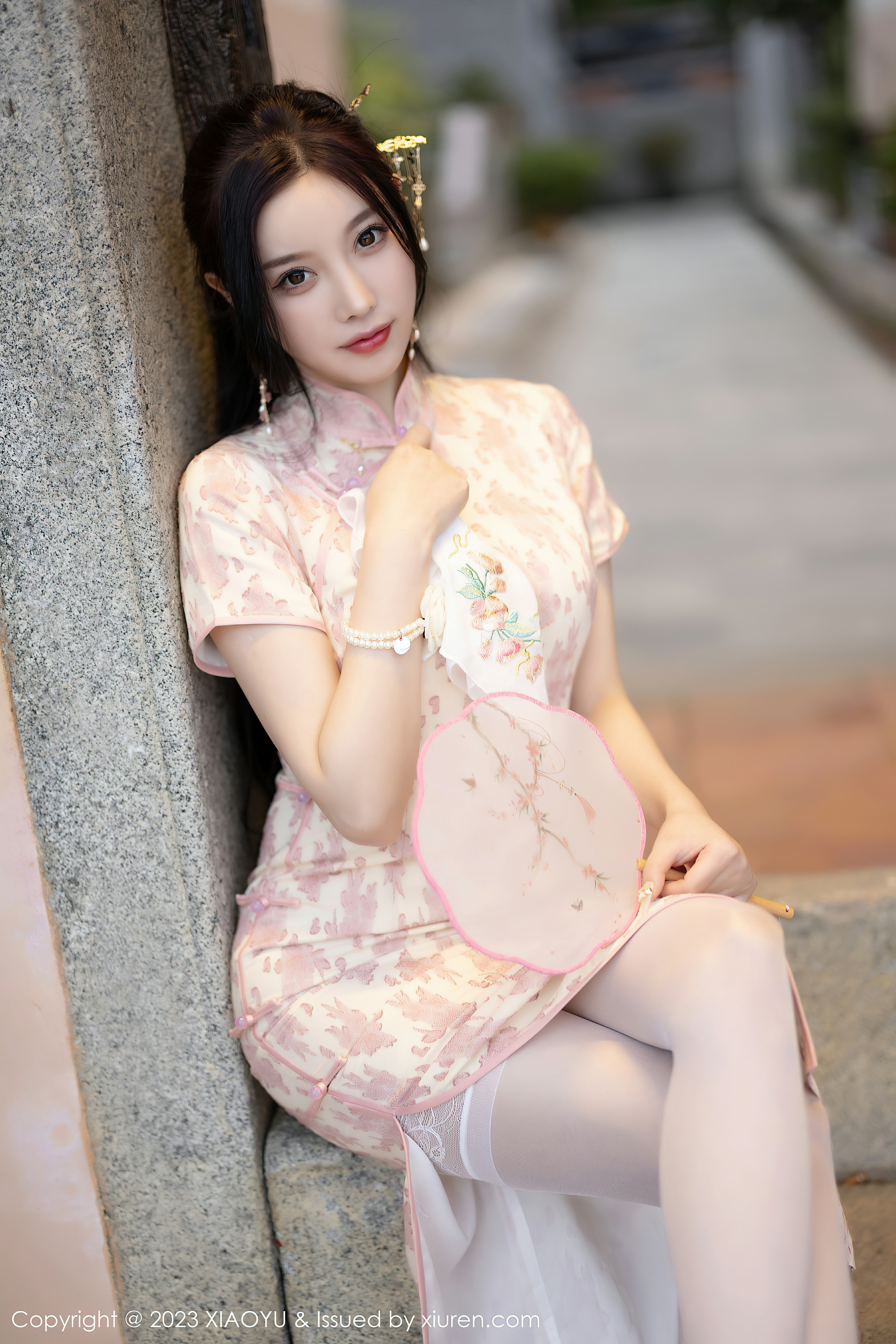 [XIAOYU语画界]YU20230324VOL0993 杨晨晨Yome 粉色旗袍与镂空睡衣加丝袜美腿性感私房写真集,0013