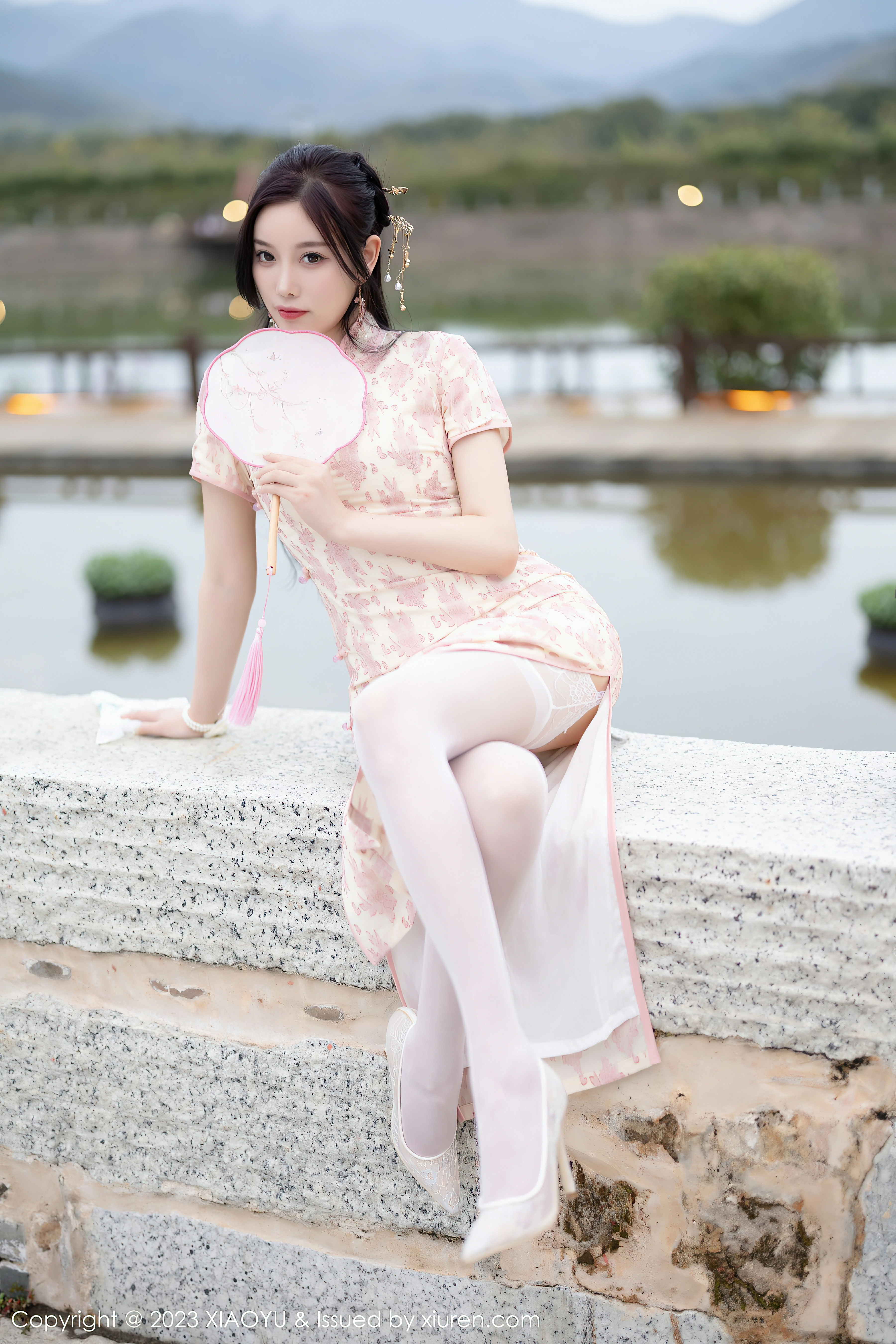 [XIAOYU语画界]YU20230324VOL0993 杨晨晨Yome 粉色旗袍与镂空睡衣加丝袜美腿性感私房写真集,0030