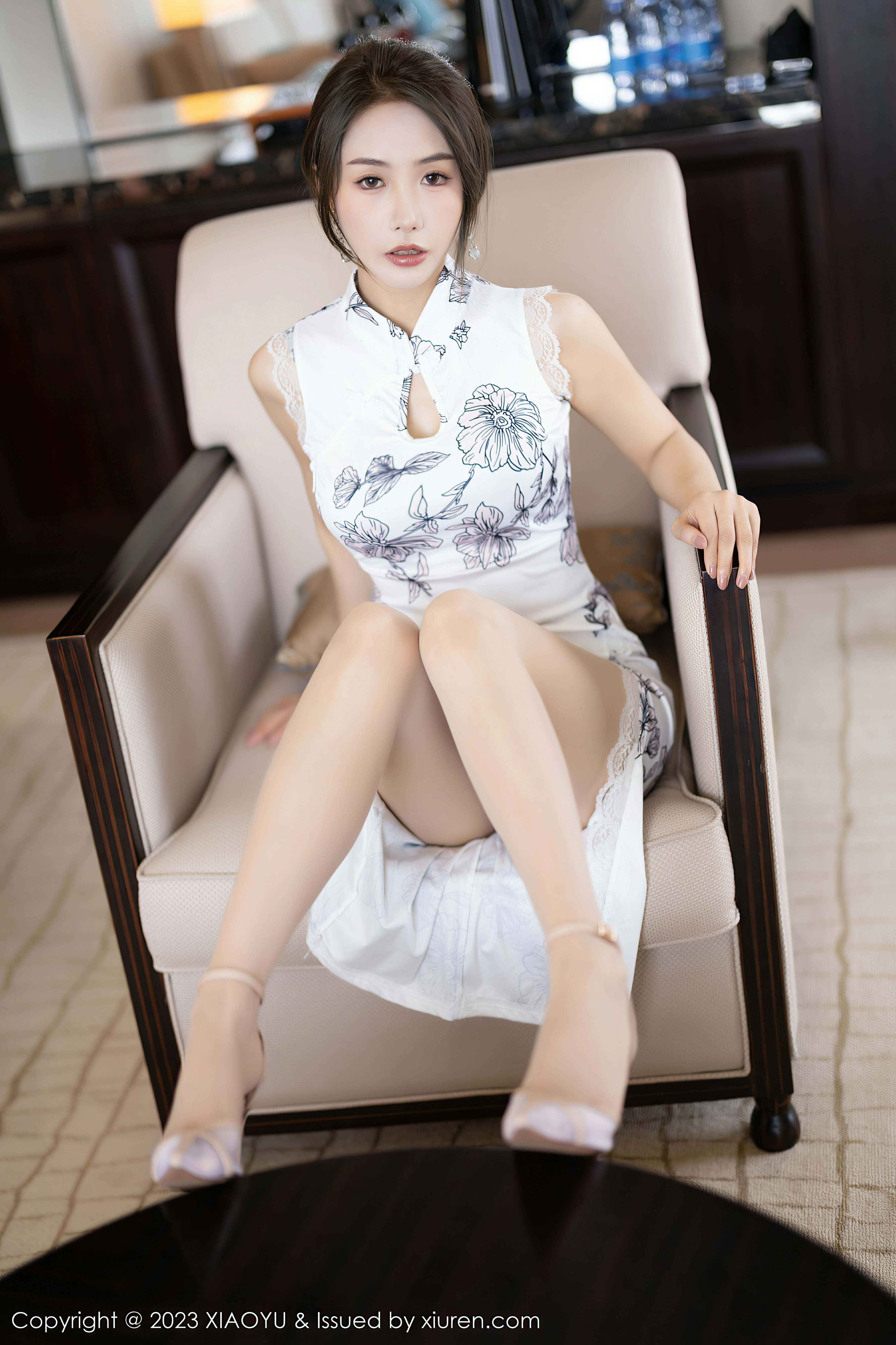 [XIAOYU语画界]YU20230508VOL1022 苏苏阿 白色旗袍与灰色蕾丝内衣加肉丝美腿性感私房写真集,0027
