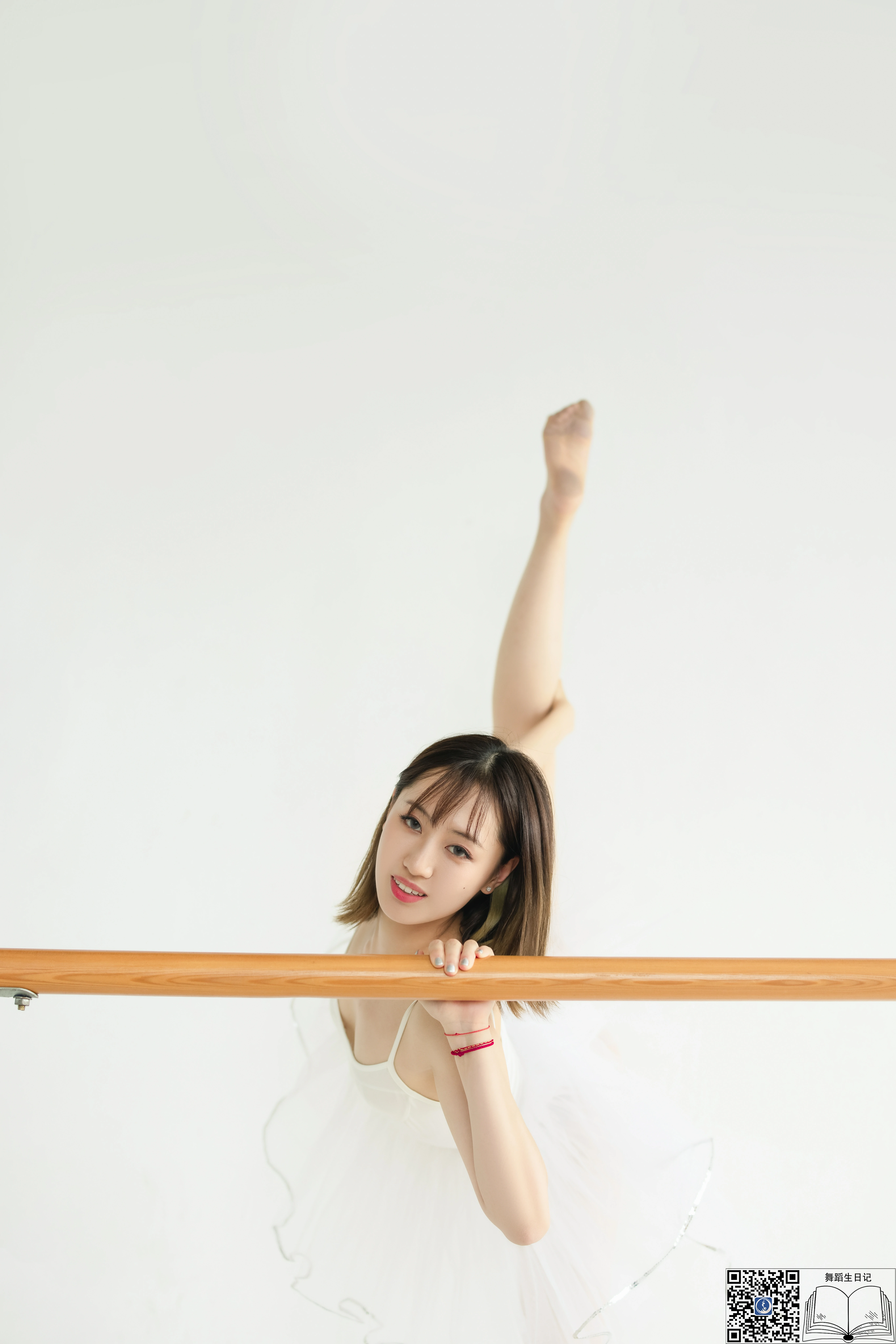 [GALLI嘉丽]舞蹈生日记 060 欣美 白色透视吊带芭蕾舞裙加肉丝美腿性感写真集,29
