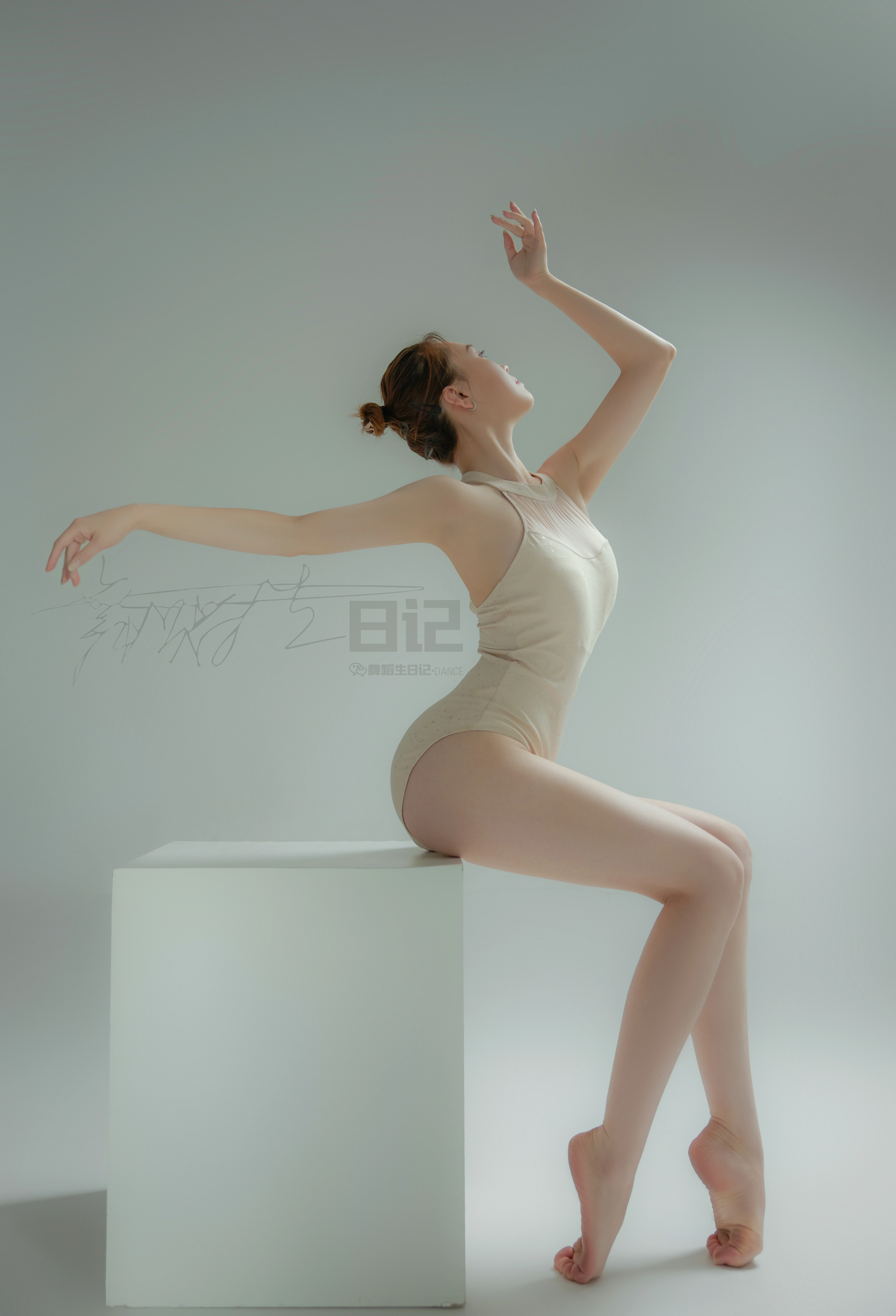 [GALLI嘉丽]舞蹈生日记 074 - 张雯雯 粉色紧身连体体操服性感写真集,0012