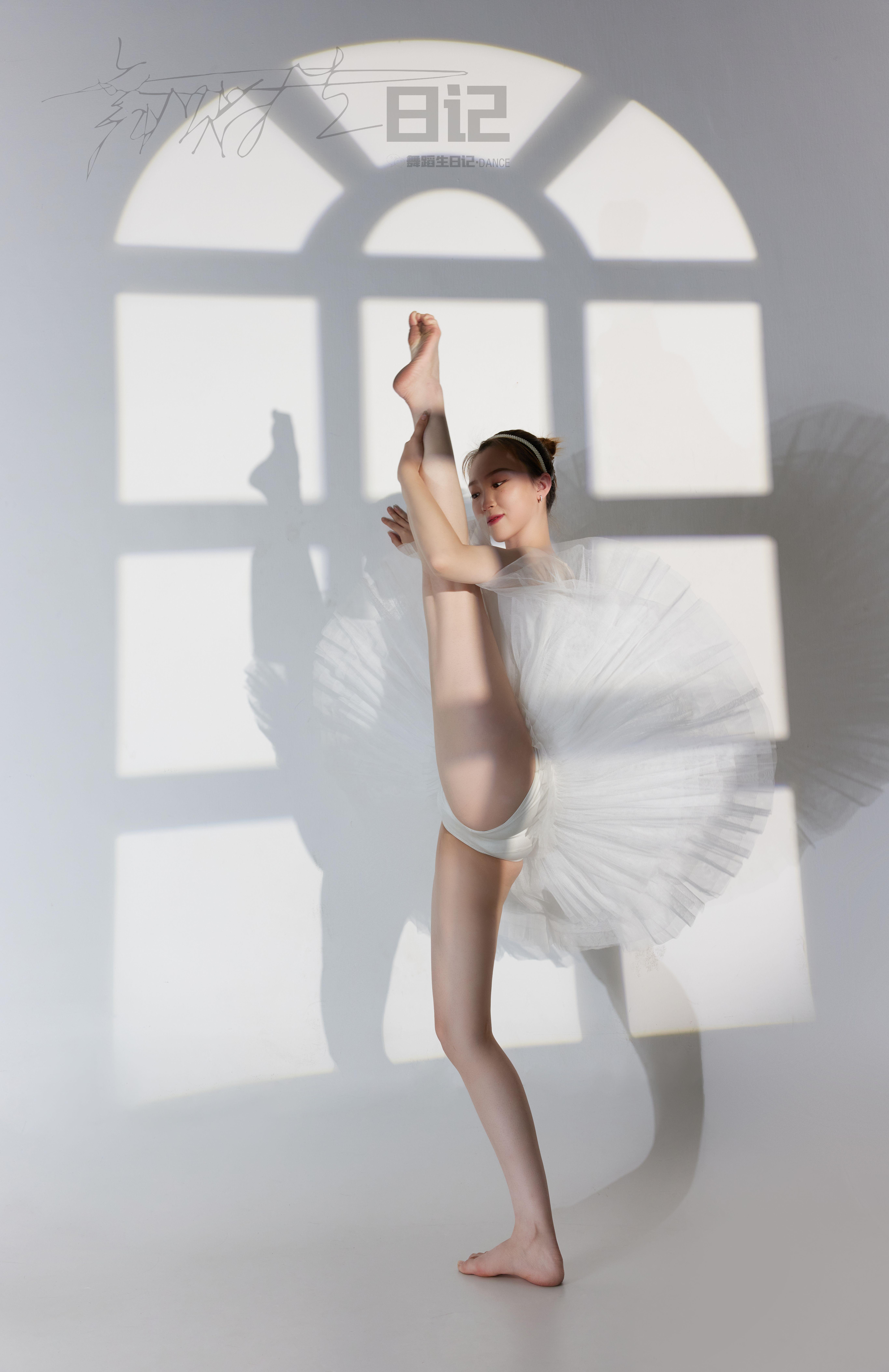 [GALLI嘉丽]舞蹈生日记 080 - 高雯雯 白色吊带芭蕾舞裙性感私房写真集,0004