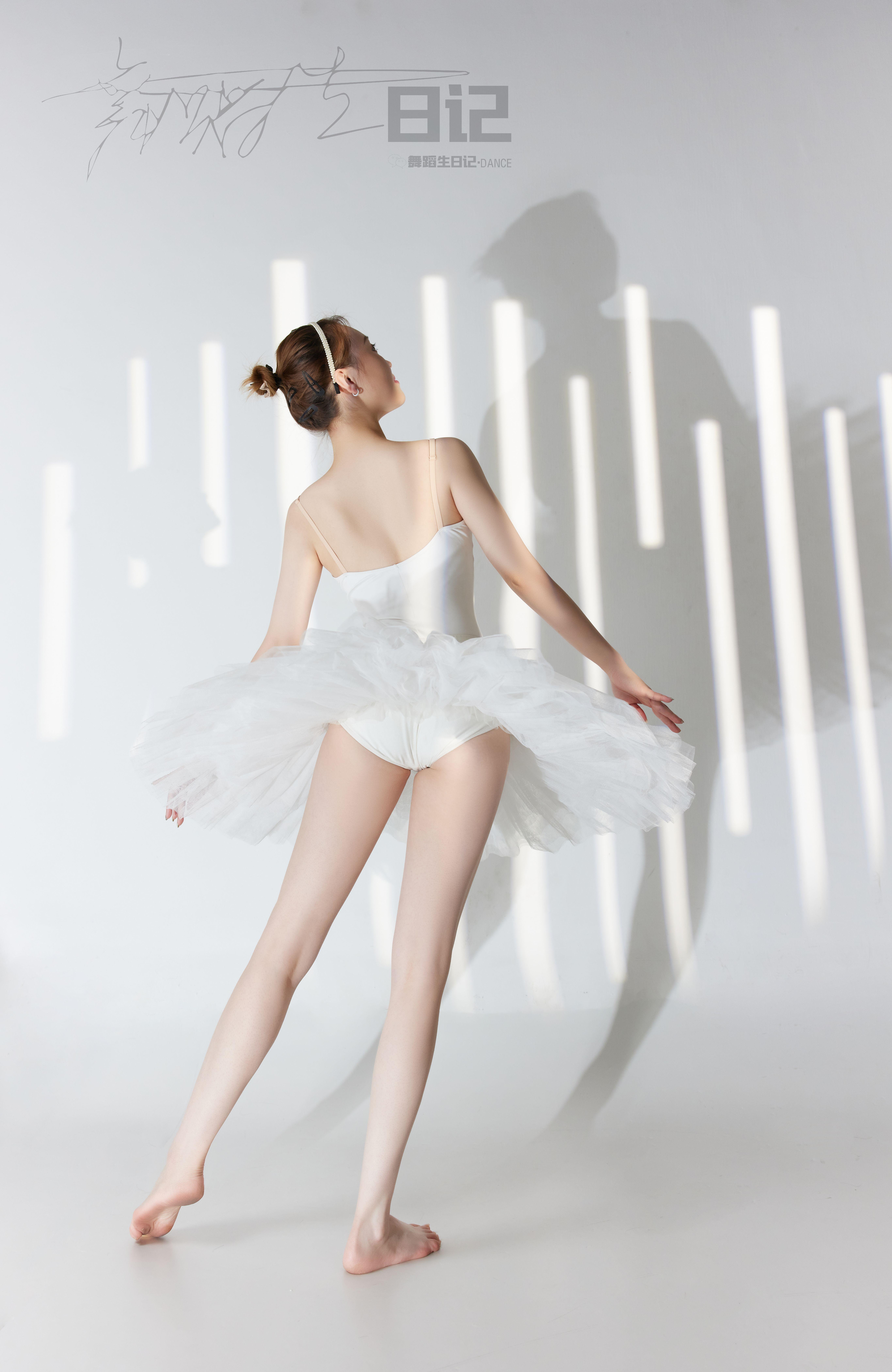[GALLI嘉丽]舞蹈生日记 080 - 高雯雯 白色吊带芭蕾舞裙性感私房写真集,0017