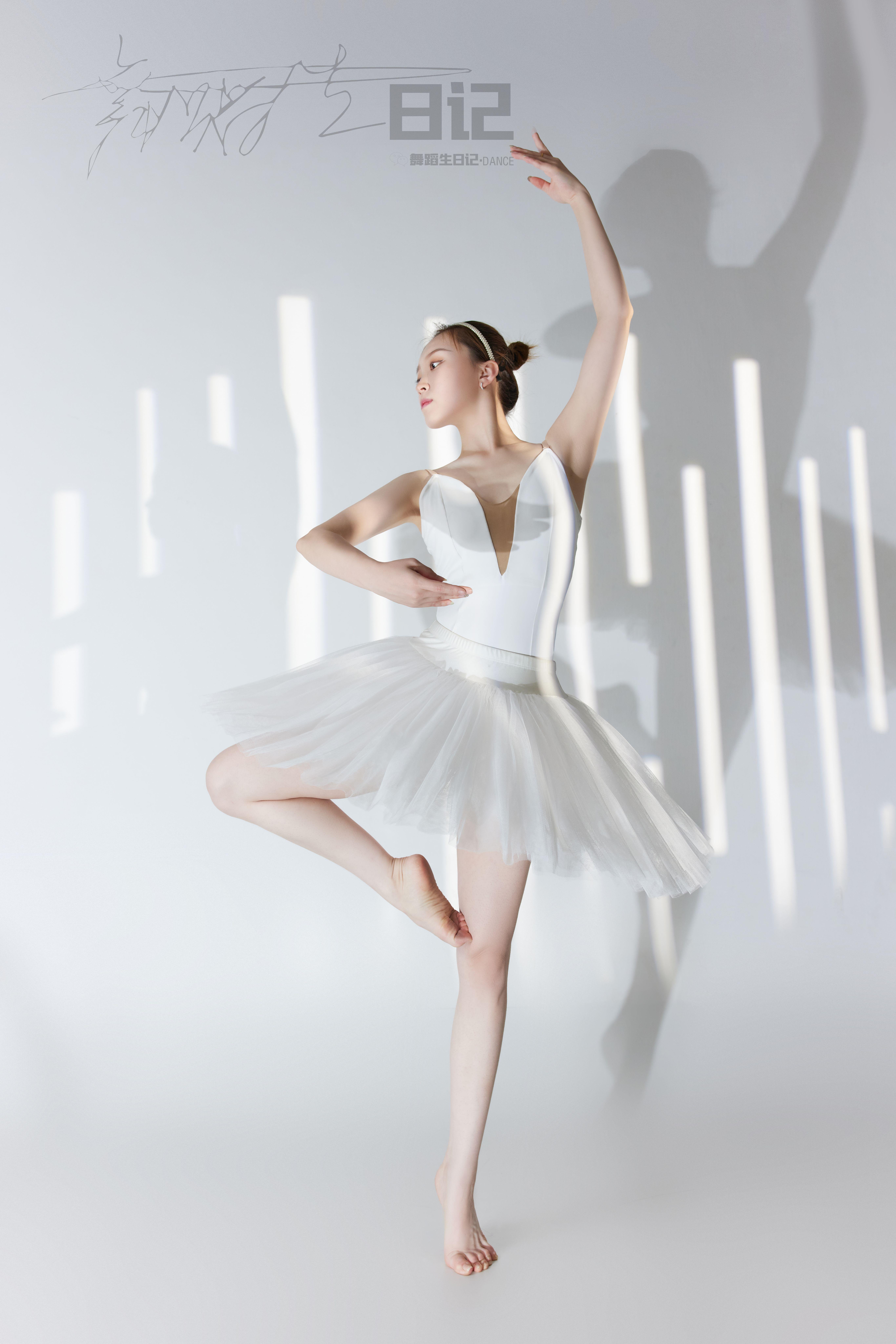 [GALLI嘉丽]舞蹈生日记 080 - 高雯雯 白色吊带芭蕾舞裙性感私房写真集,0021