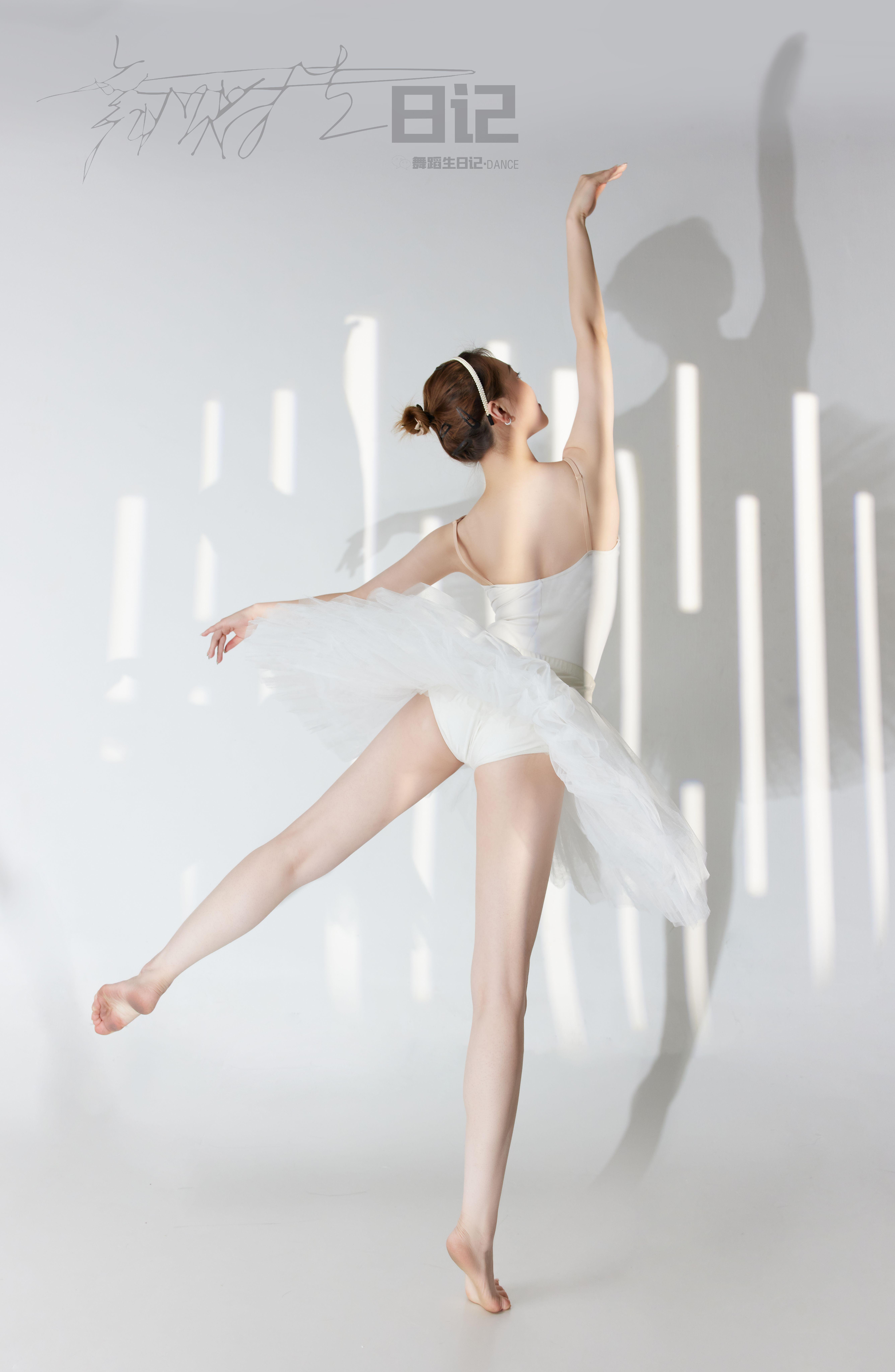 [GALLI嘉丽]舞蹈生日记 080 - 高雯雯 白色吊带芭蕾舞裙性感私房写真集,0018
