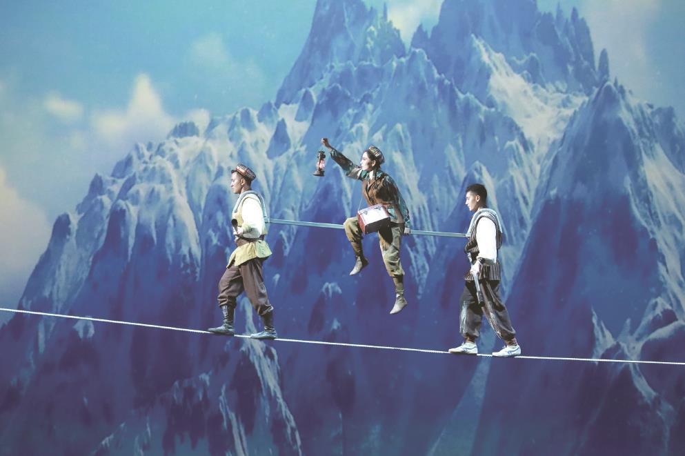 杂技剧《天山雪》亮相中国上海国际艺术节。 （演出方供图）
