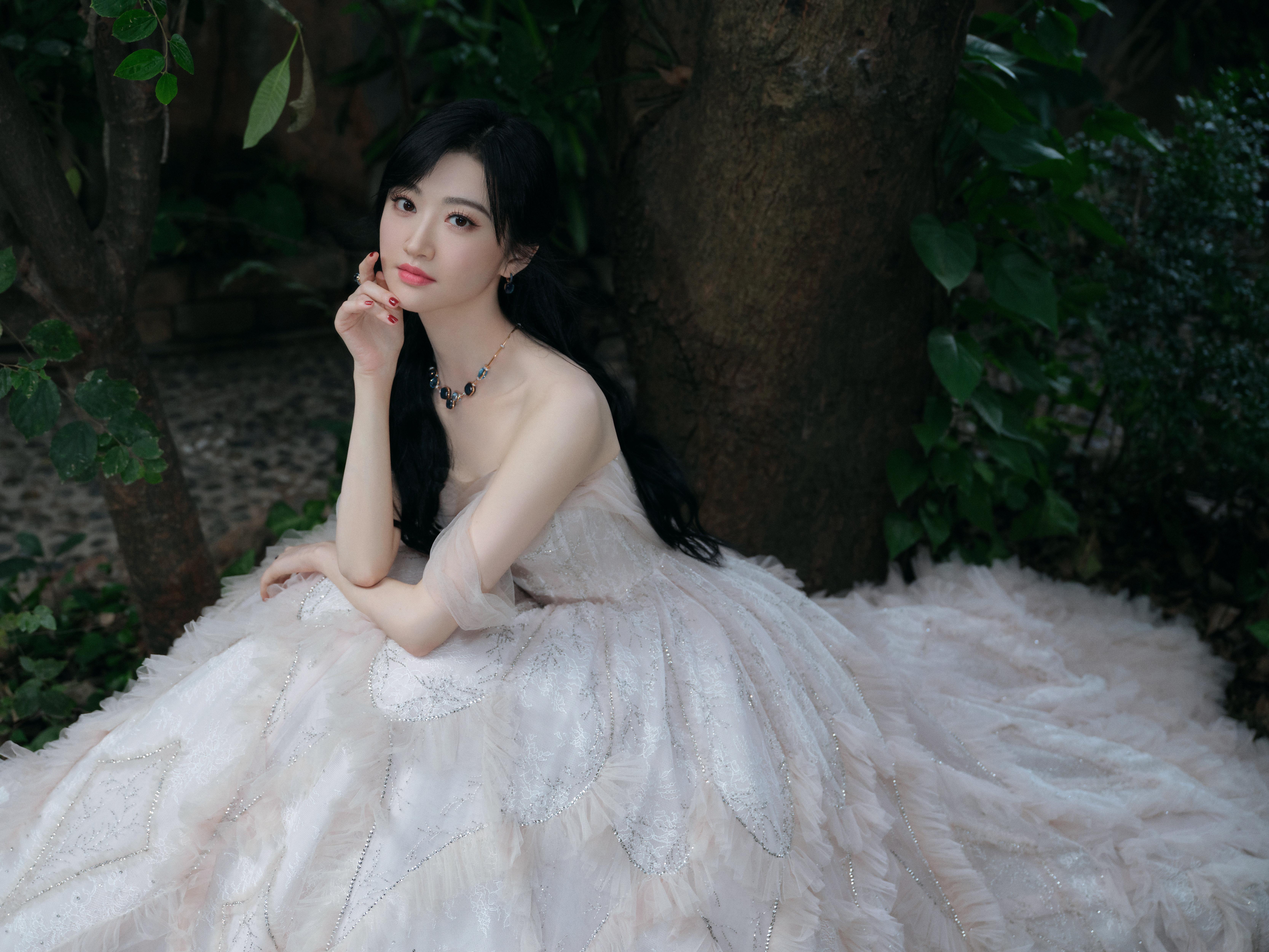 甜美公主范 景甜穿白色蓬蓬裙清新怡人,2 (1)