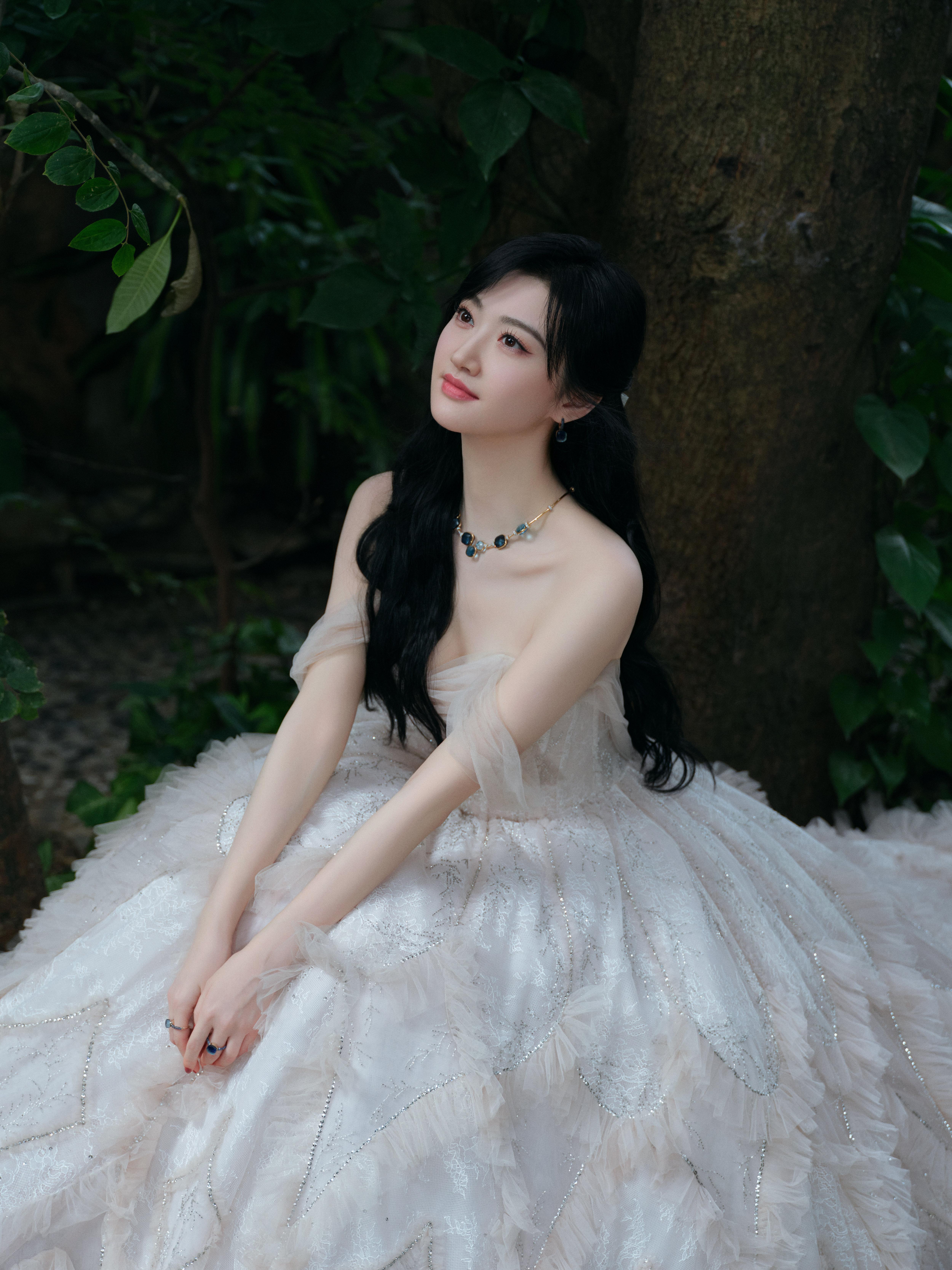 甜美公主范 景甜穿白色蓬蓬裙清新怡人,2 (2)