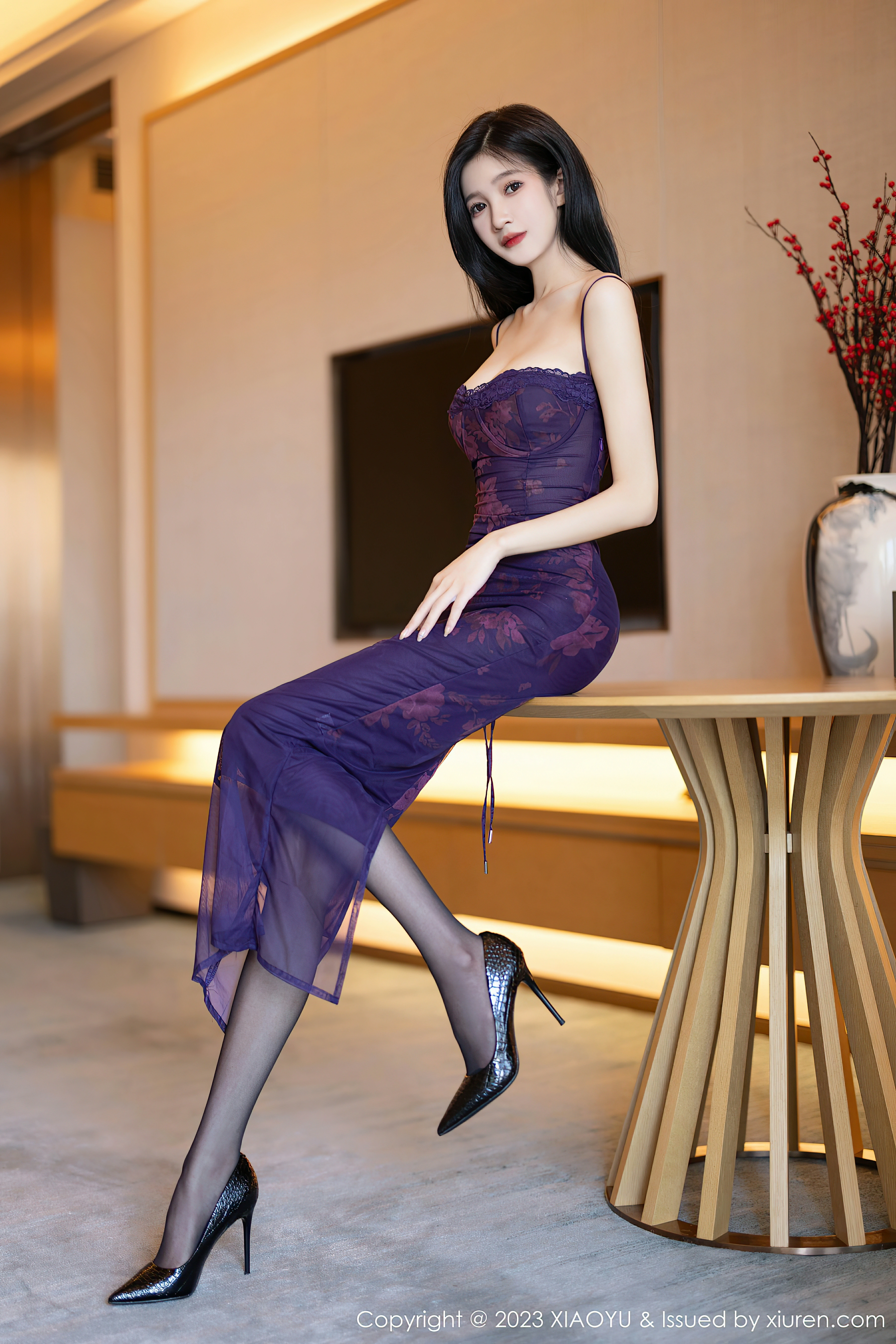 [XIAOYU语画界]2023.10.17 VOL.1128 程程程- 紫色吊带蕾丝连衣裙加黑色透视情趣内衣性感写真集,0013