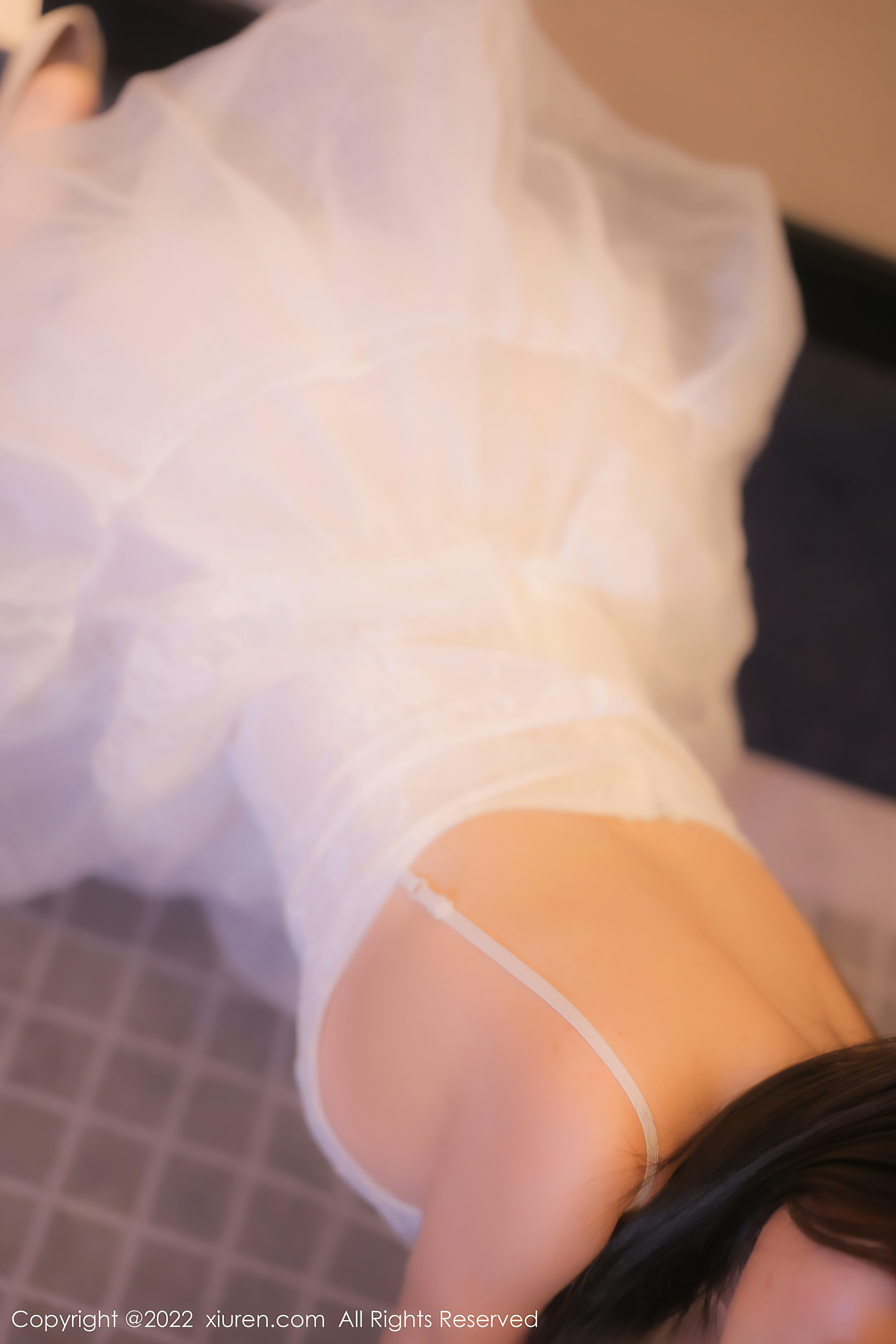 [Xiuren秀人网]2022.10.17 NO.5719 周jojobaby 白色吊带蕾丝裙加肉丝美腿性感写真集,0008